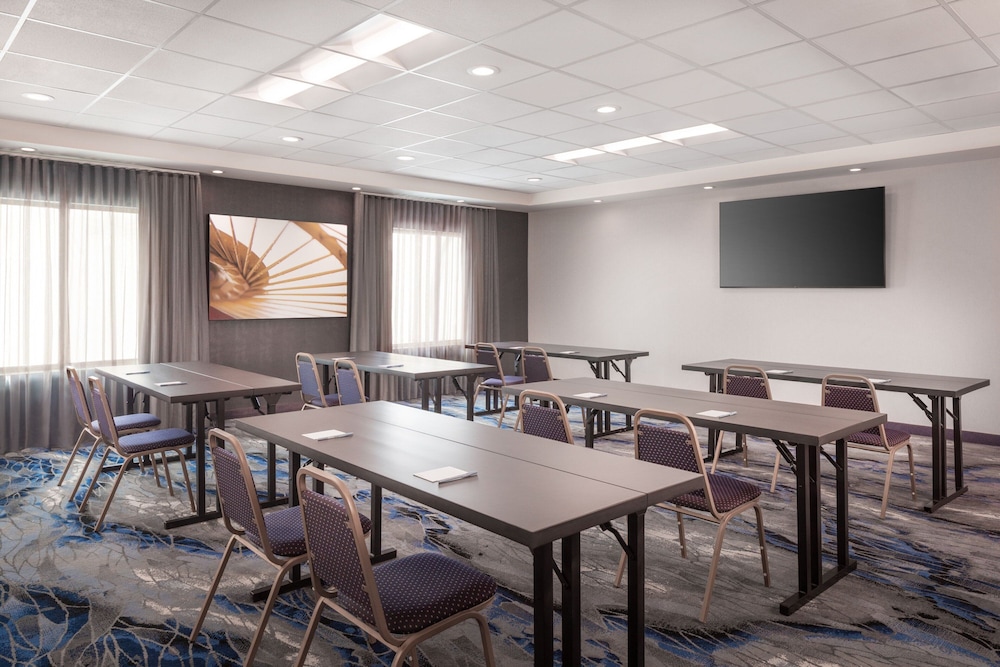 Fairfield Inn & Suites by Marriott Fresno North Shaw Avenue - photo 20