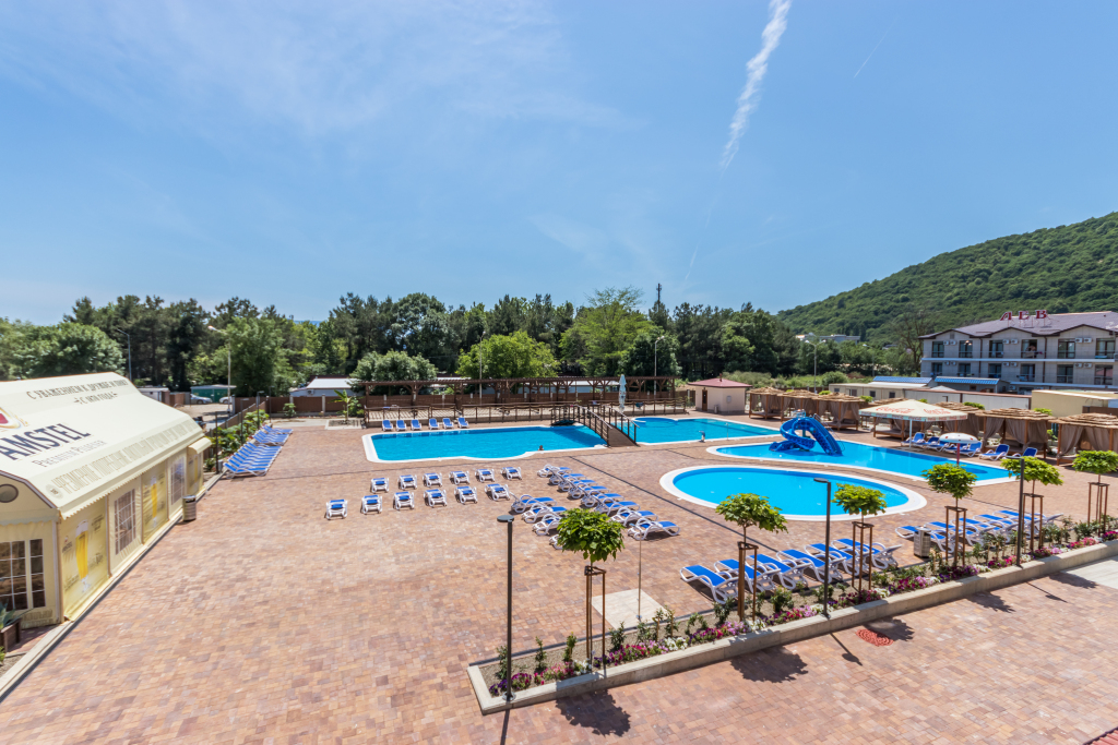 Roza Vetrov Novaya Hotel in Arkhipo-Osipovka, Russia