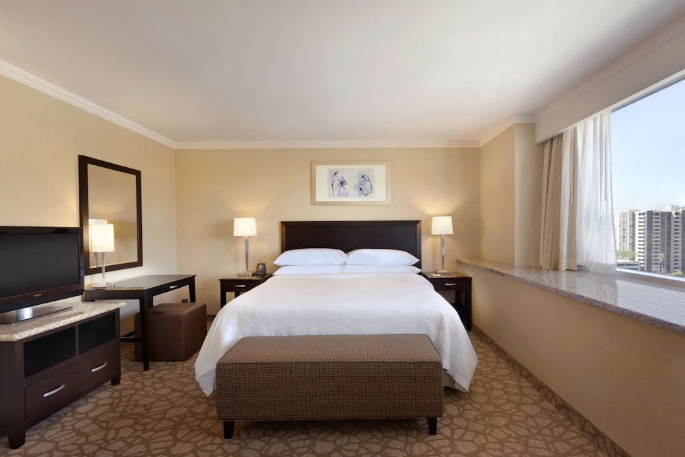 Embassy Suites Los Angeles Glendale - photo 12