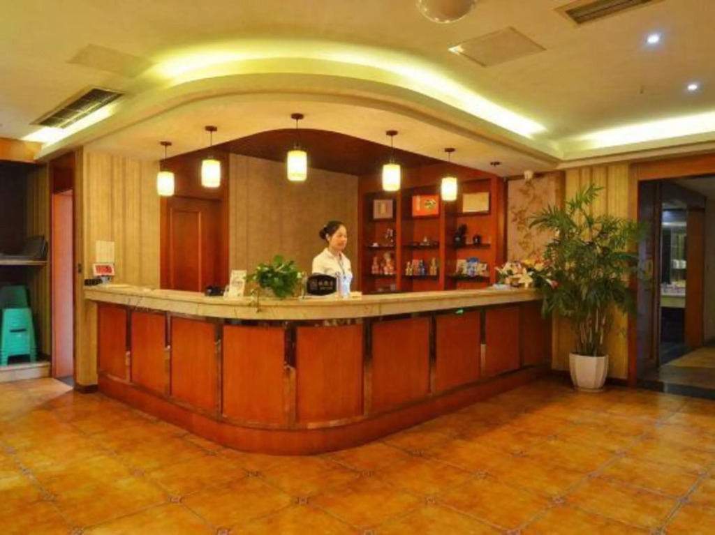 Hongyun Hotel — Shuanghejiedao