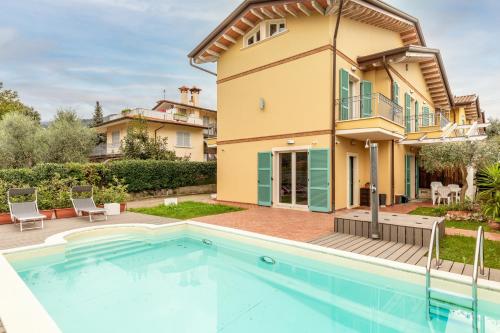 Relax in Villa Versilia — 4-Star Luxury Hotel in Massa, Italy