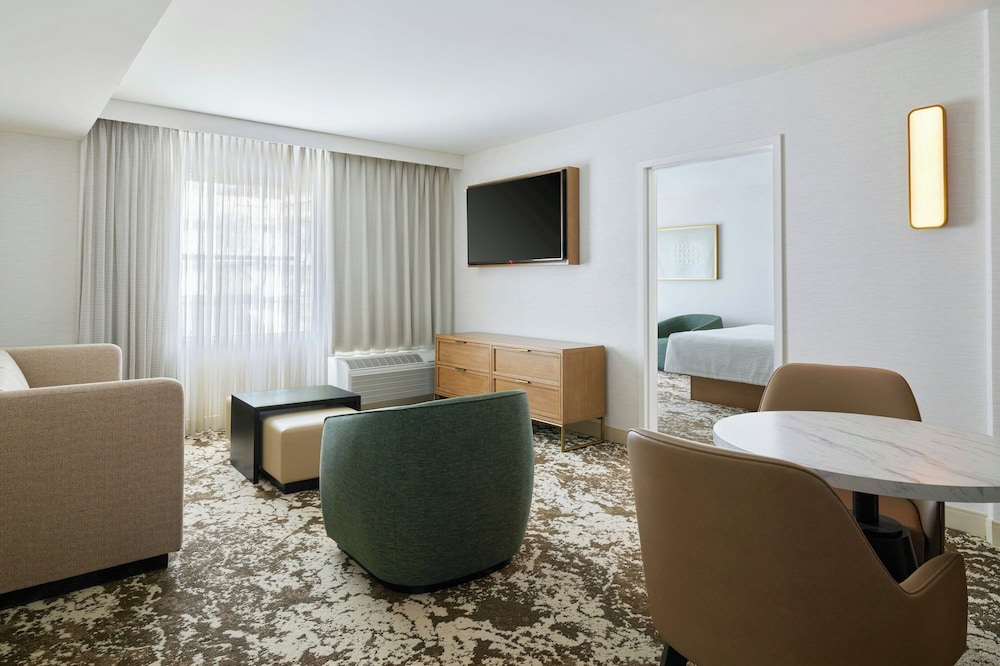 Courtyard by Marriott Pasadena Old Town - photo 8