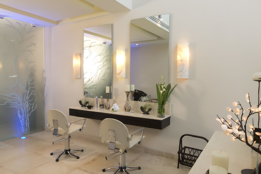 Hair salon