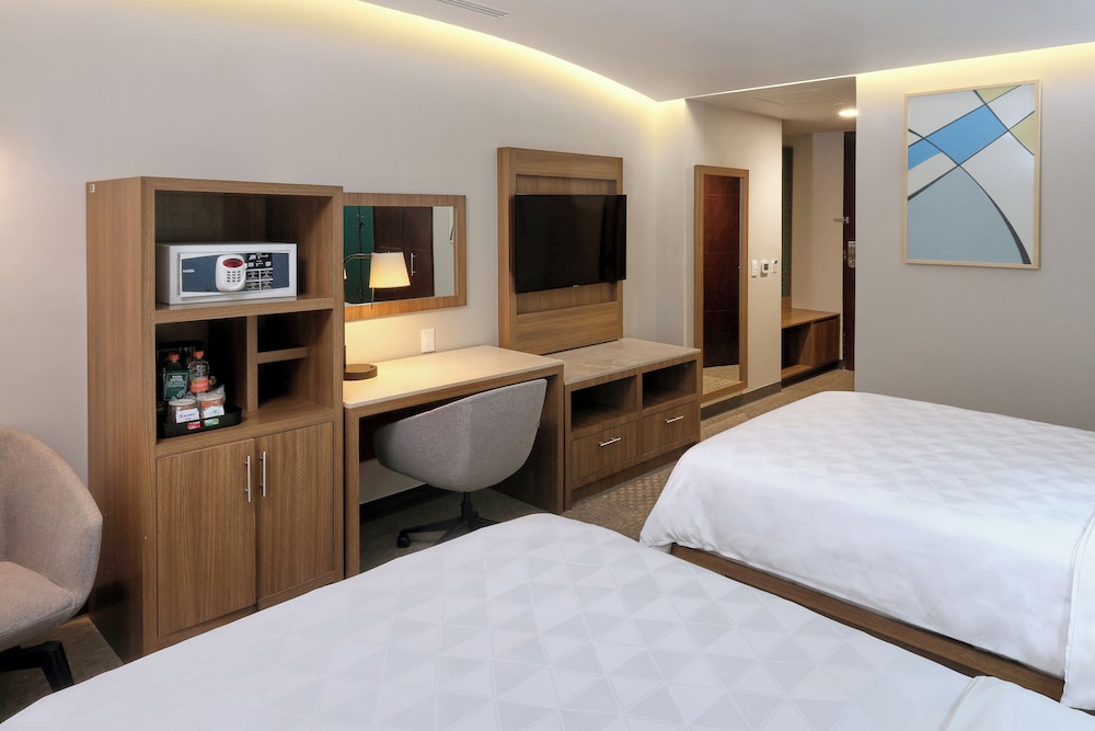 Holiday Inn Hotel & Suites Medica Sur by IHG