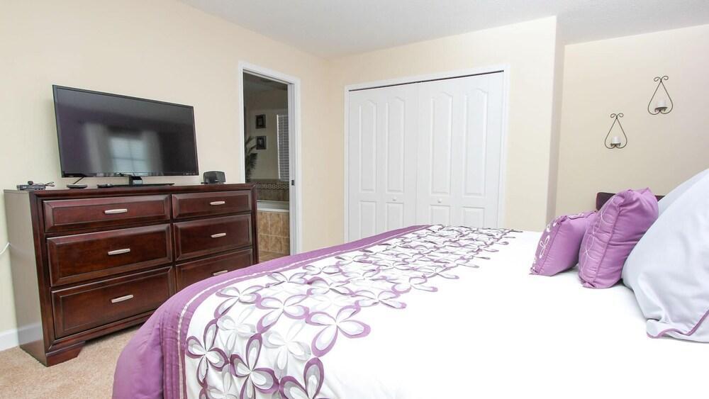 Hotel 1424 Thunderbird Road - photo 6