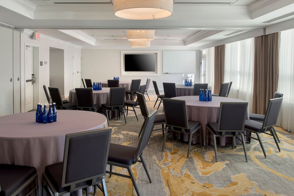 Residence Inn by Marriott New York Long Island East End - photo 44