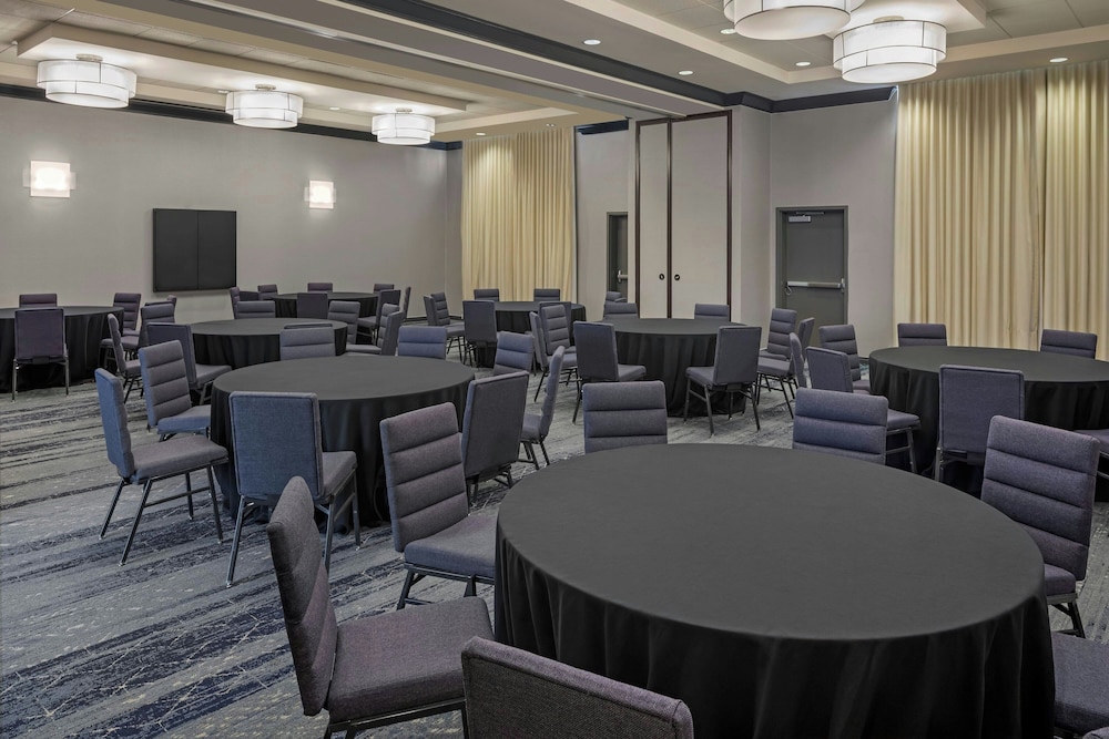 Courtyard by Marriott Long Beach Airport - photo 46
