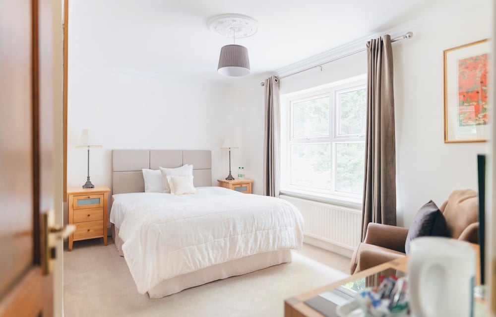 Elizabeth House Hotel - carbon neutral hotel in Bracknell