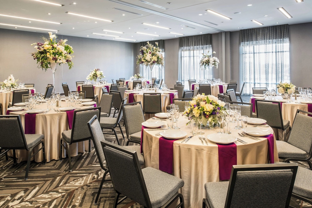 AC Hotel by Marriott Boston Cambridge - photo 4