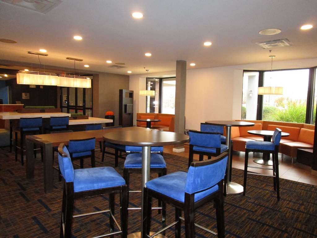 Country Inn & Suites by Radisson Columbus Edinburgh - photo 27