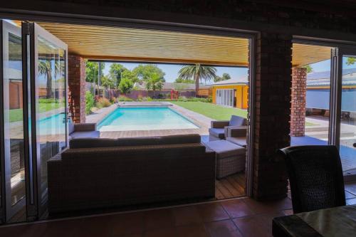 Garten Wohnung mit Pool 2 Schlafzimmer