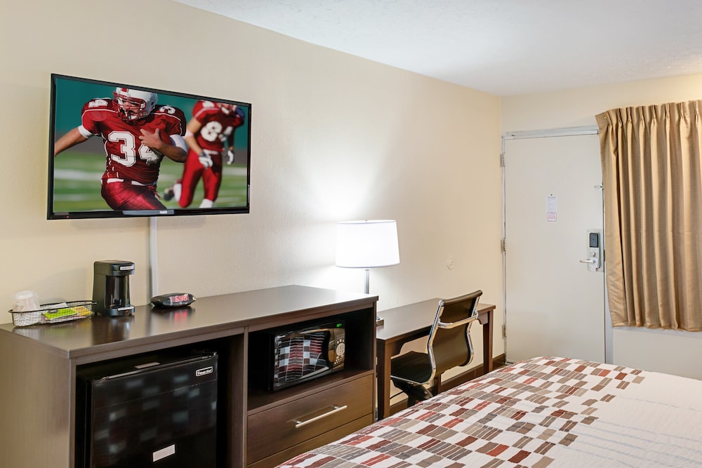 Red Roof Inn Indianapolis Castleton - photo 15