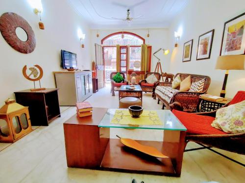 Stay nearby Lutyen’s Delhi just 15min from Connaught Place