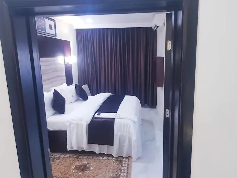 Zara Max Hotel and Suites in Awka, Nigeria