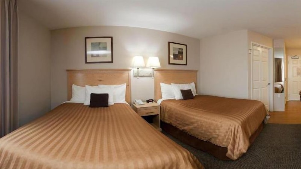 Candlewood Suites Milwaukee Brown Deer by IHG - photo 15