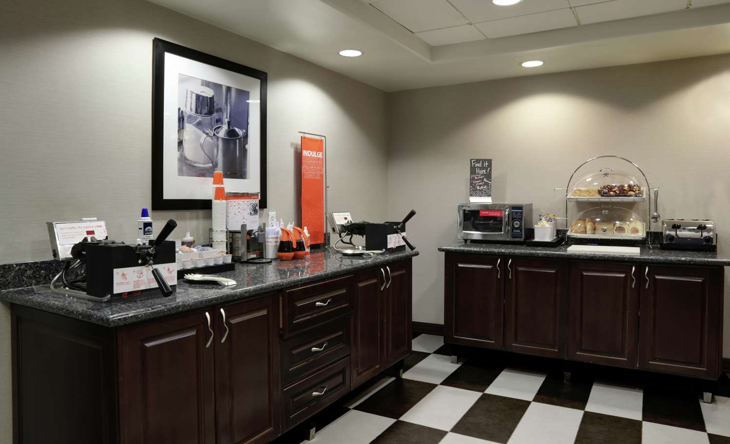 Hampton Inn & Suites Temecula - photo 16