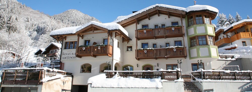 Chalet Campiglio Imperiale — 4-Star Luxury Hotel in Pinzolo, Italy