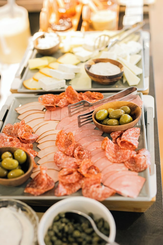 מזון ומשקאות