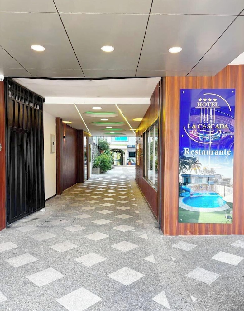 Hotel La Cascada in Nueva Loja, Ecuador