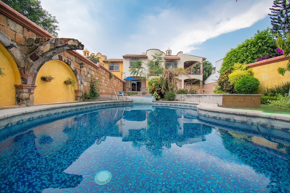 Forget about everything and relax in Cuernavaca, Mexico