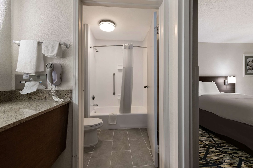 Quality Inn Orange Park Jacksonville - photo 7