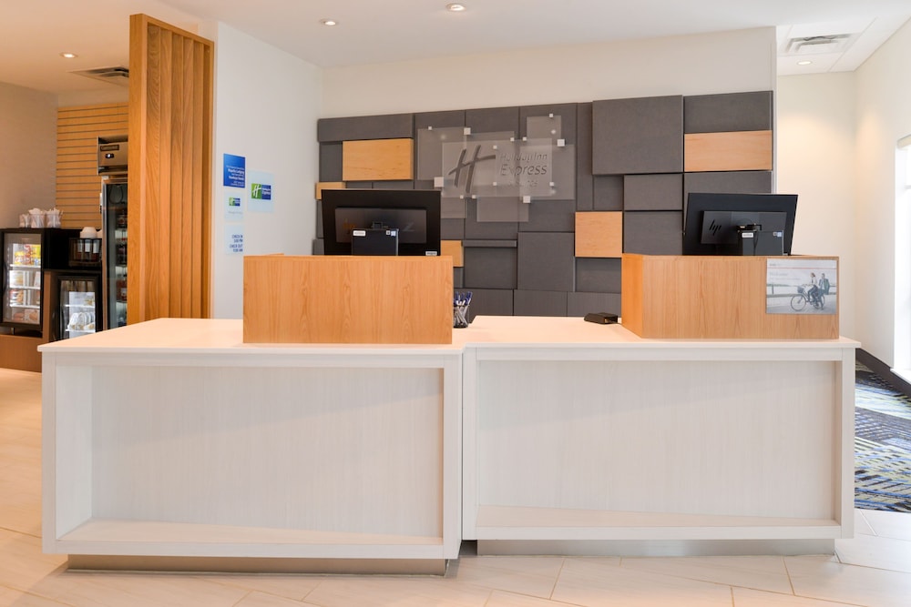 Holiday Inn Express & Suites Ottumwa by IHG - photo 55