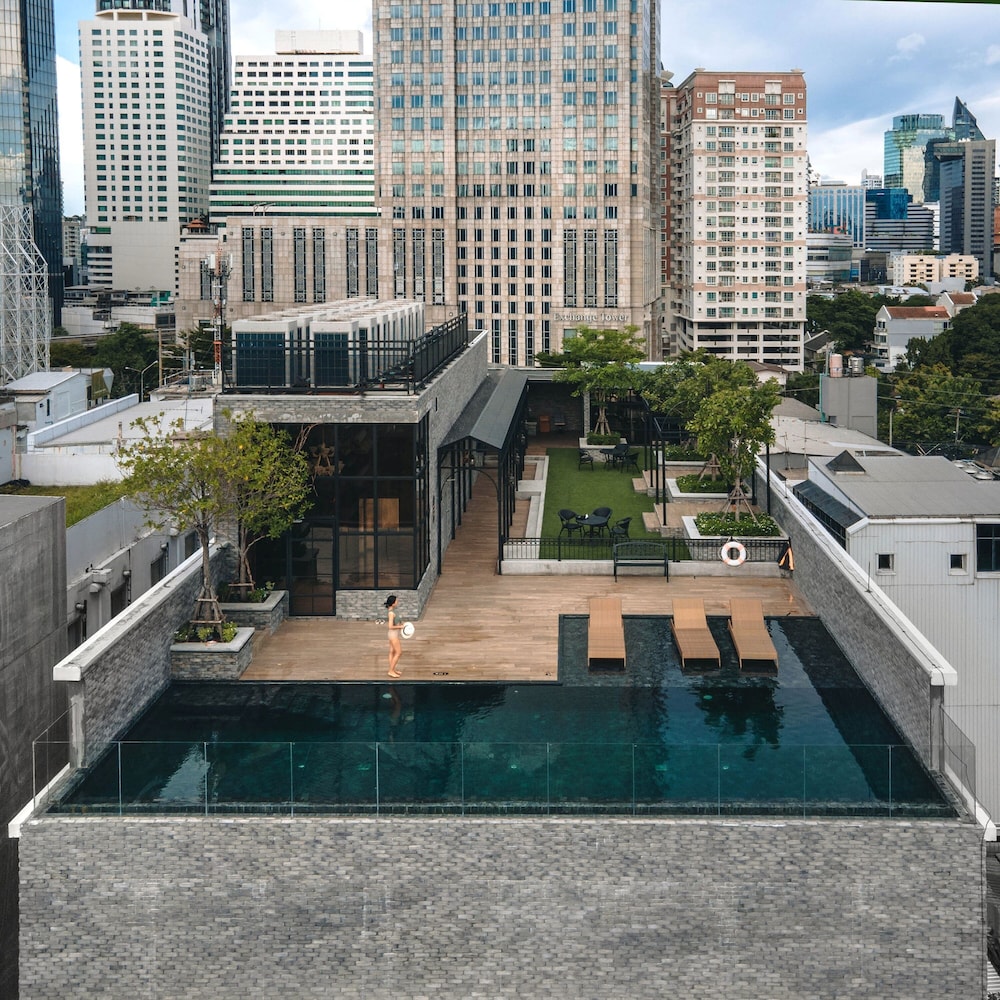 The Coach Hotel Sukhumvit Asok BTS Bangkok