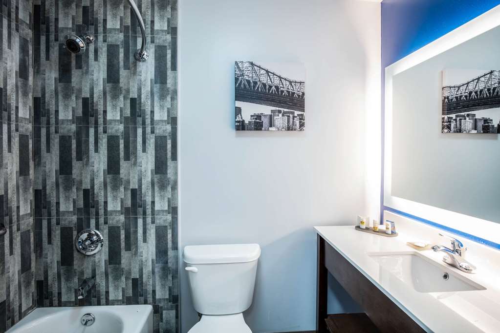 La Quinta Inn and Suites Long Island City - photo 23