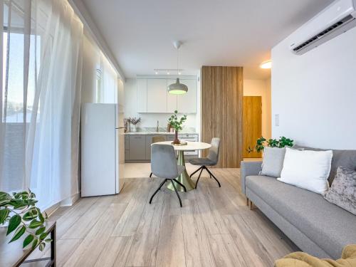 Krakowska Oaza Komfortu Apartament Premium z Garażem — 4-Star Luxury Hotel in Krakow, Poland