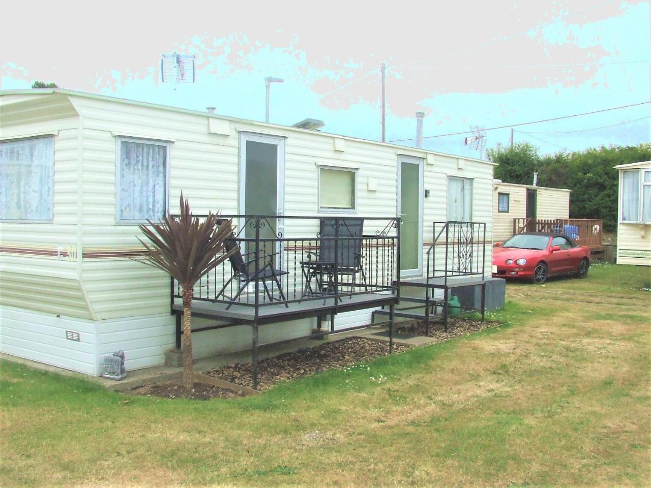 Happydaze Caravan in Bacton, United Kingdom