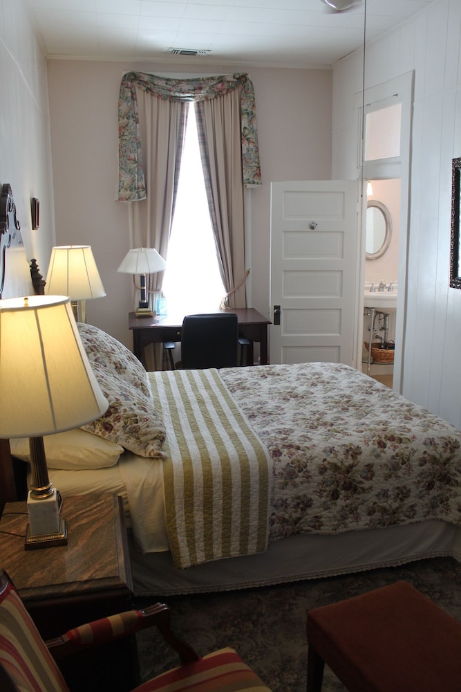 The Hotel Limpia - photo 34