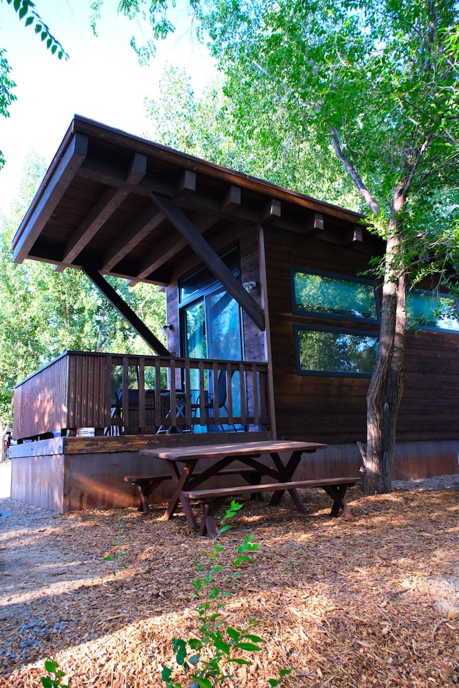 Cedar Creek Lodging & RV Park — hotel in Montrose