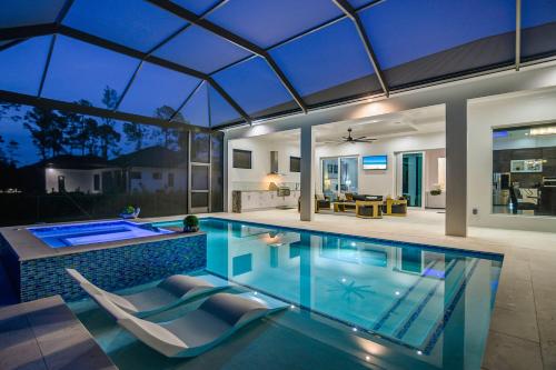 Sports Ranch Luxe Estate — 4-Star Luxury Hotel in Naples, United States