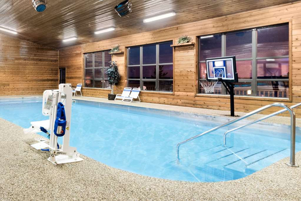 Super 8 by Wyndham Chamberlain SD - photo 4