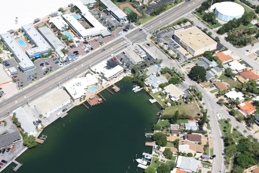 Bay Palms Waterfront Resort Hotel and Marina - photo 40