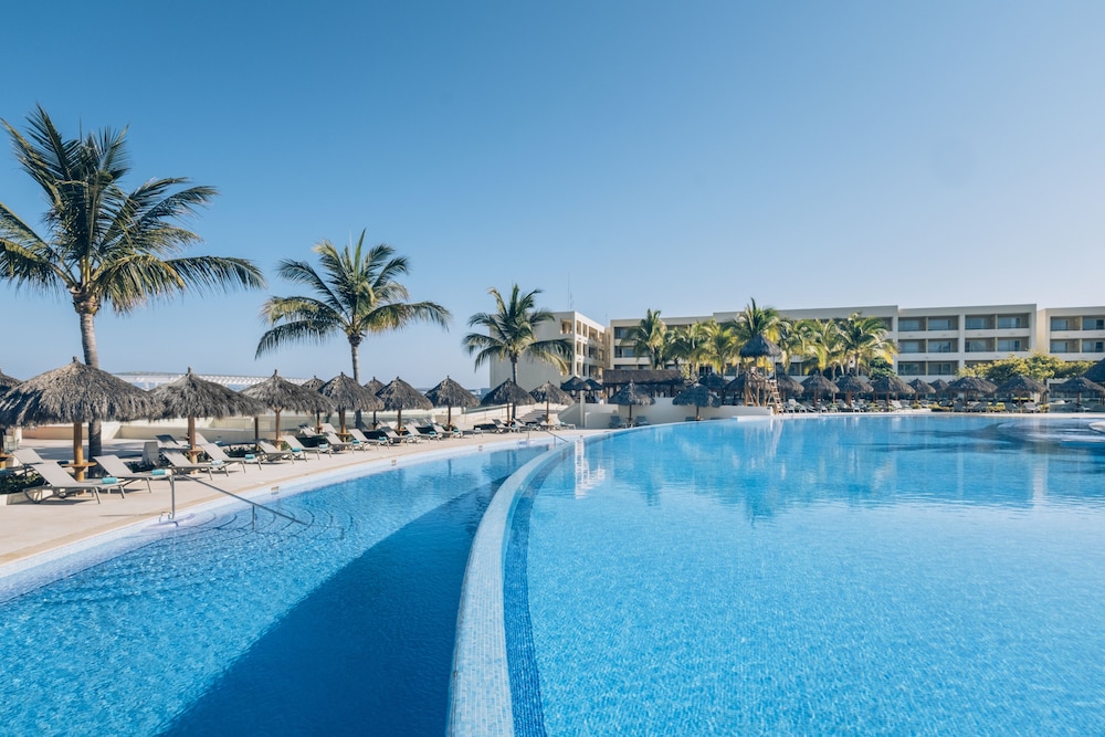 Infinity pool