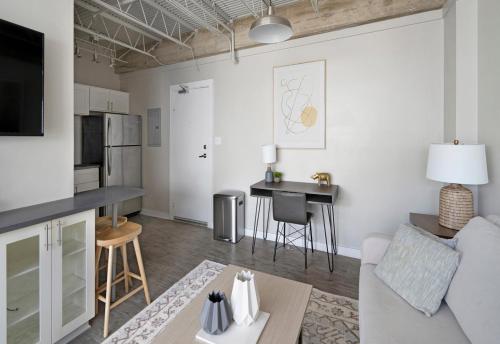 Downtown Mobile Rooftop View Studios by Barsala - photo 9