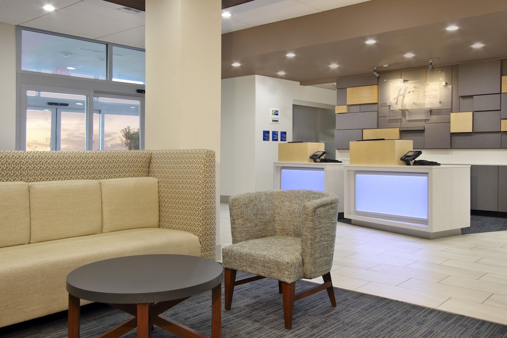 Holiday Inn Express & Suites Brookshire Katy Freeway by IHG - photo 28