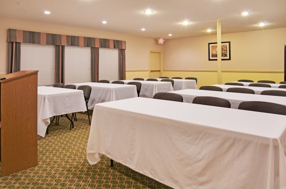Holiday Inn Express Hotel & Suites Livingston - photo 19