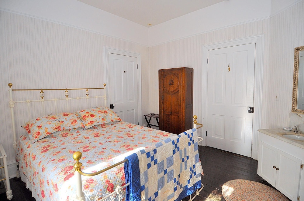 Manor at Berkeley Springs — Berkeley Springs — photo 3
