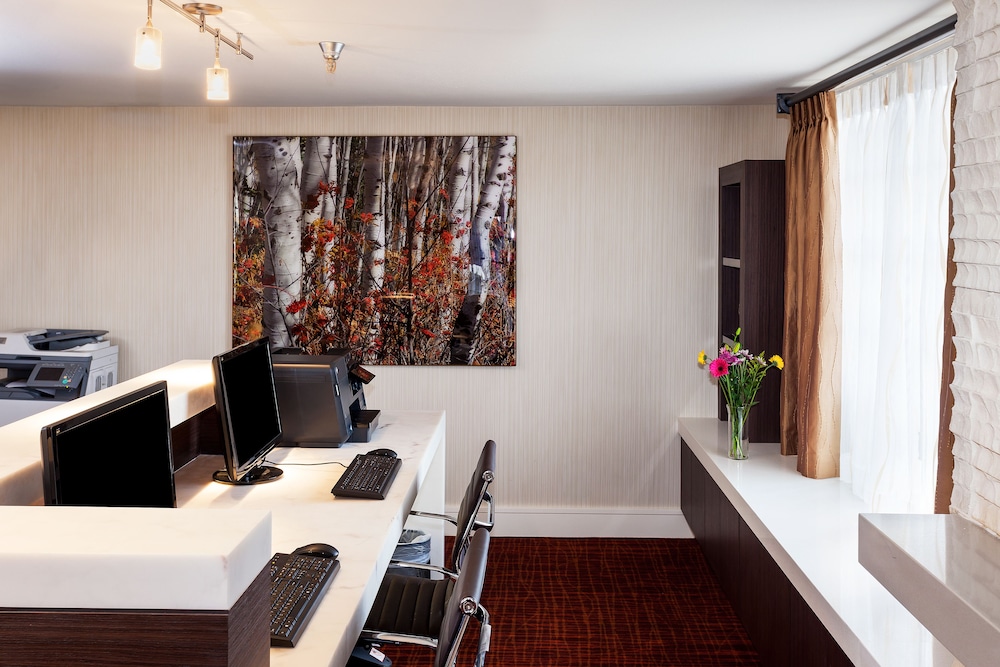 Holiday Inn Express Simi Valley by IHG - photo 51