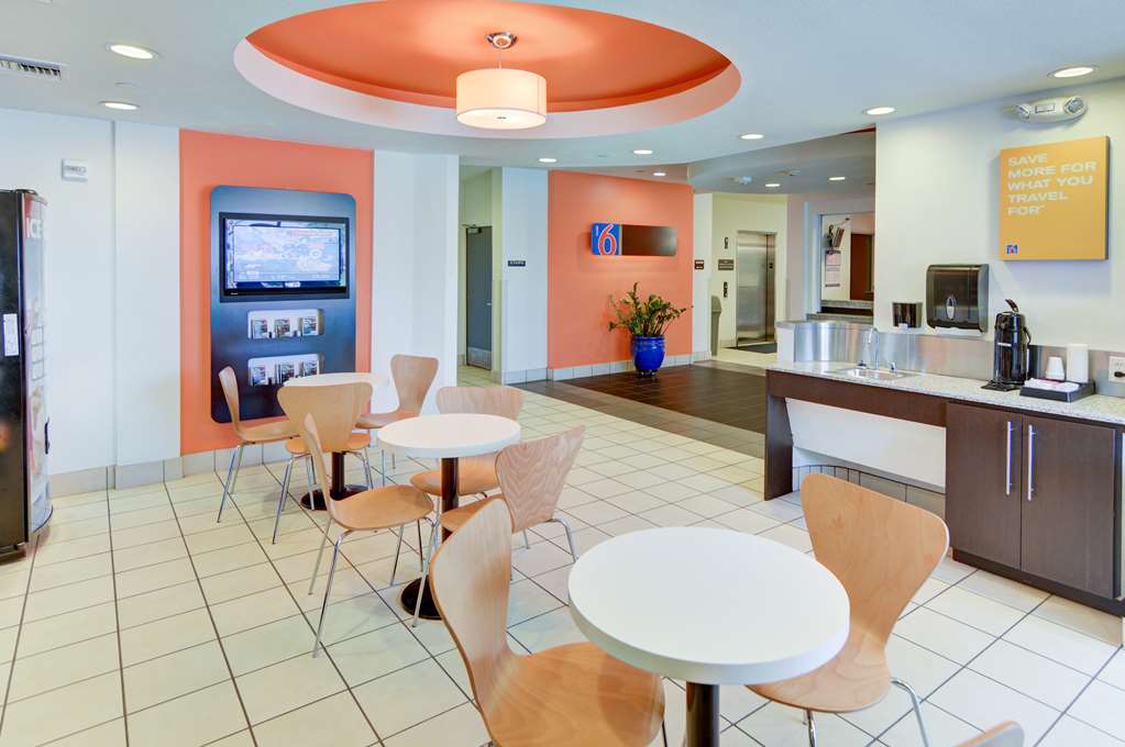 Motel 6 Roanoke TX Northlake Speedway - photo 22