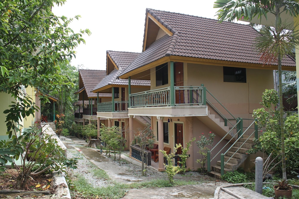 Merit Hill - carbon neutral hotel in Phuket