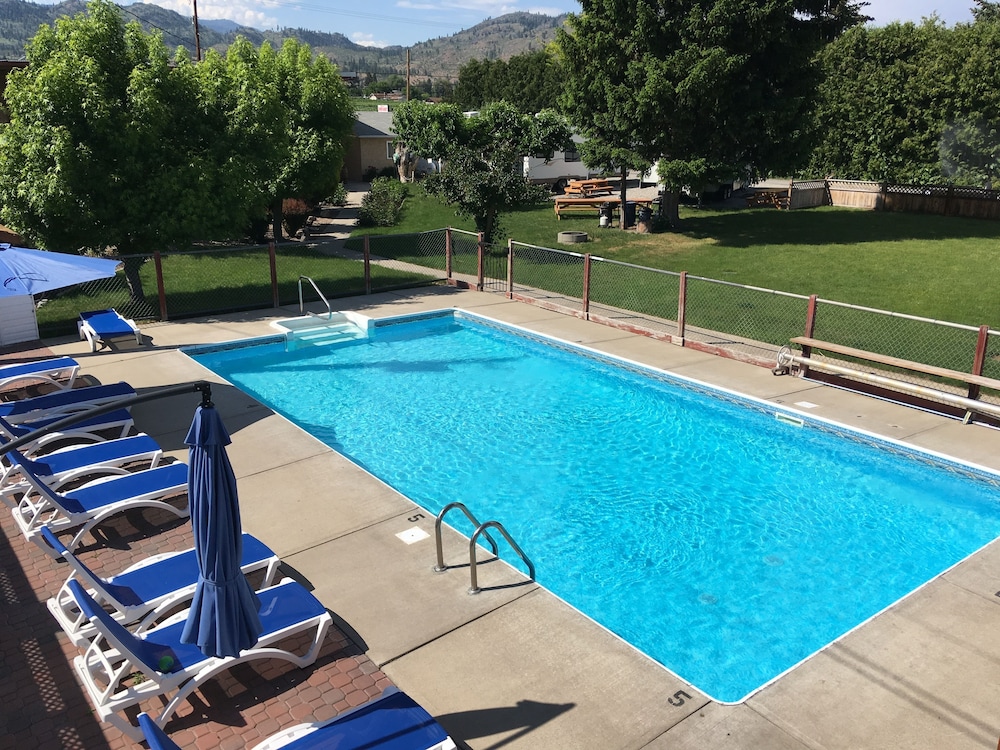 Maple Leaf Motel & RV Resort — hotel in Oliver