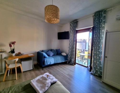 Happy in Naples — 4-Star Luxury Hotel in Naples, Italy