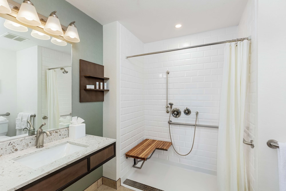Hilton Garden Inn Davis Downtown - photo 15