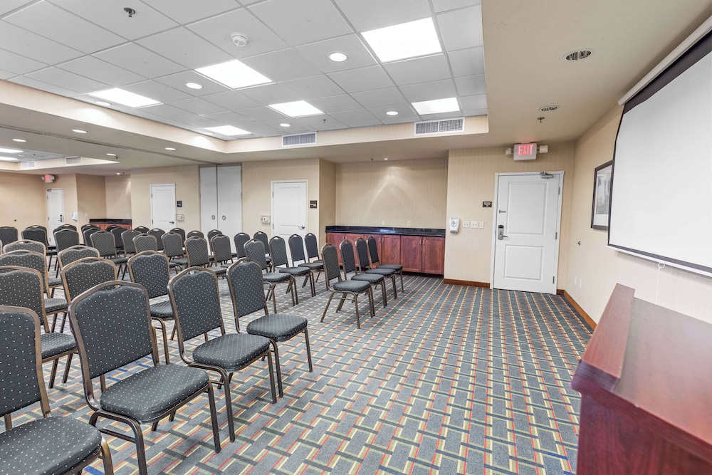 Hampton Inn Denver Northeast Brighton - photo 25