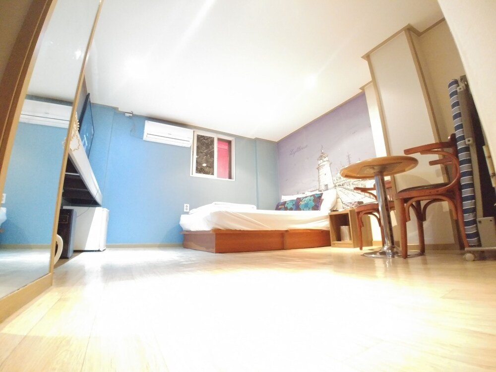 A Motel - carbon neutral hotel in Seoul