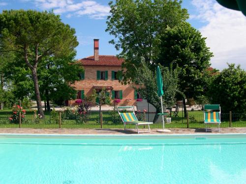 Agriturismo Santa Barbara — 4-Star Luxury Hotel in Mira Taglio, Italy