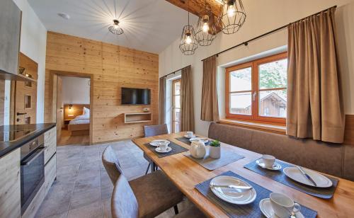 Feriengut Streitberg Appartements — 4-Star Luxury Hotel in Viehhofen, Austria